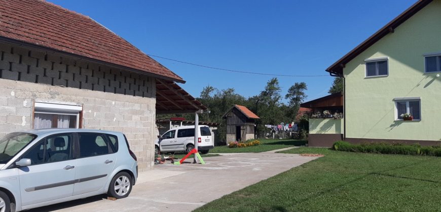 Kuća 150 m2 i zemljišta 18313 m2 – Čokorska polja