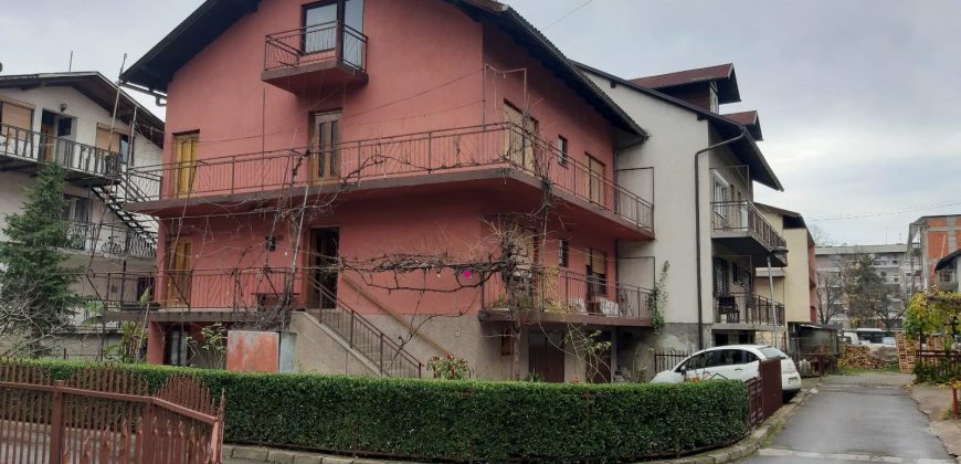 Stambeni objekat (kuća) 300 m2 – Borik