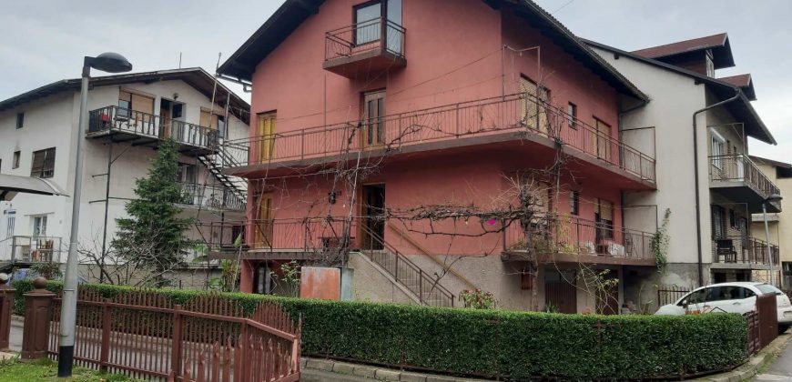 Stambeni objekat (kuća) 300 m2 – Borik