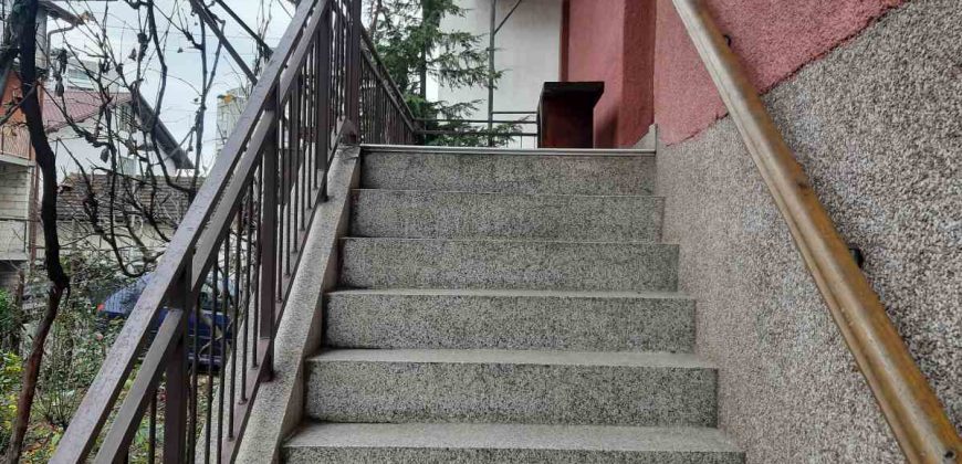 Stambeni objekat (kuća) 300 m2 – Borik