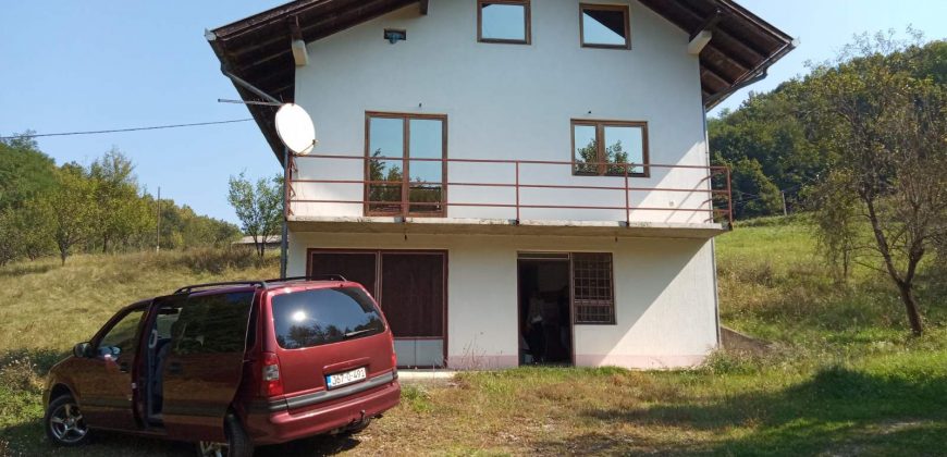 Kuća 200 m2 i placa 2800 m2 – Zeleni vir