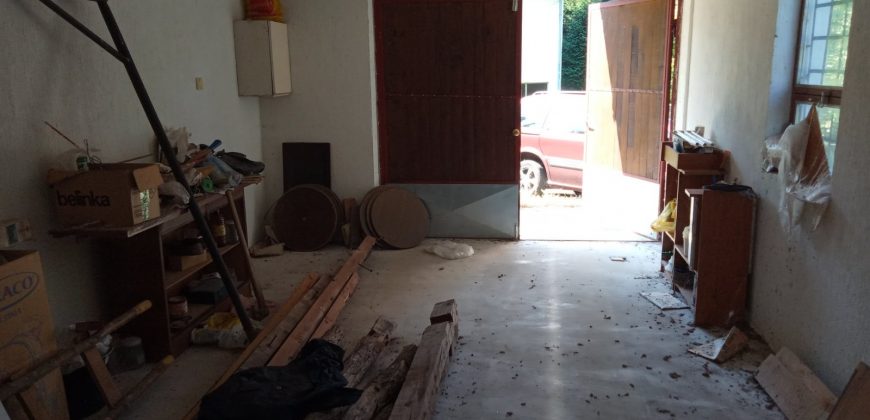 Kuća 200 m2 i placa 2800 m2 – Zeleni vir