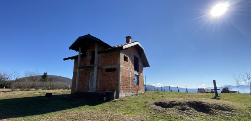 Kuća 100 m2 i placa 4205 m2 – Gornja Česma