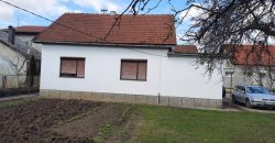 Dve kuće 200 m2 i placa 1309 m2 – Zalužani