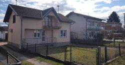 Dve kuće 200 m2 i placa 1309 m2 – Zalužani