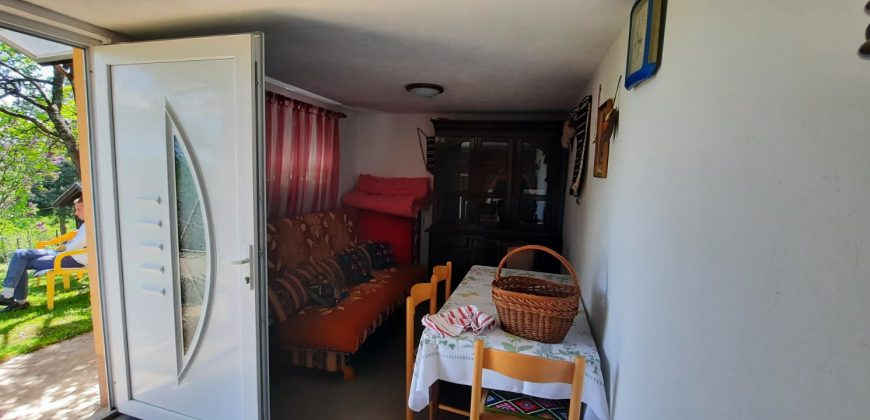 Vikend/kuća 70 m2 i placa 2661 m2 – Kola