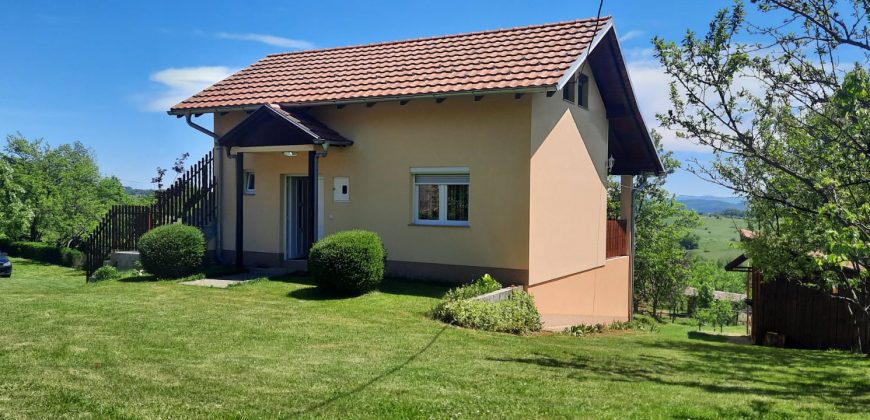 Vikend/kuća 70 m2 i placa 2661 m2 – Kola