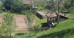 Vikend/kuća 70 m2 i placa 2661 m2 – Kola