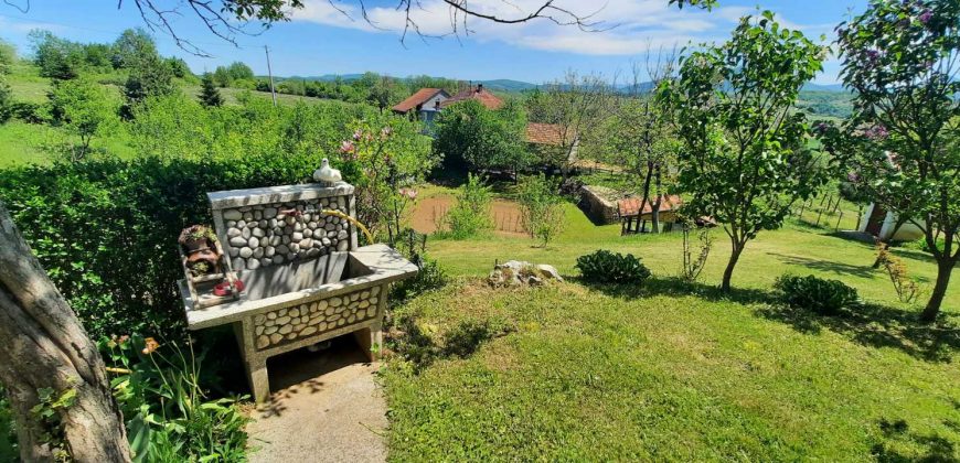 Vikend/kuća 70 m2 i placa 2661 m2 – Kola