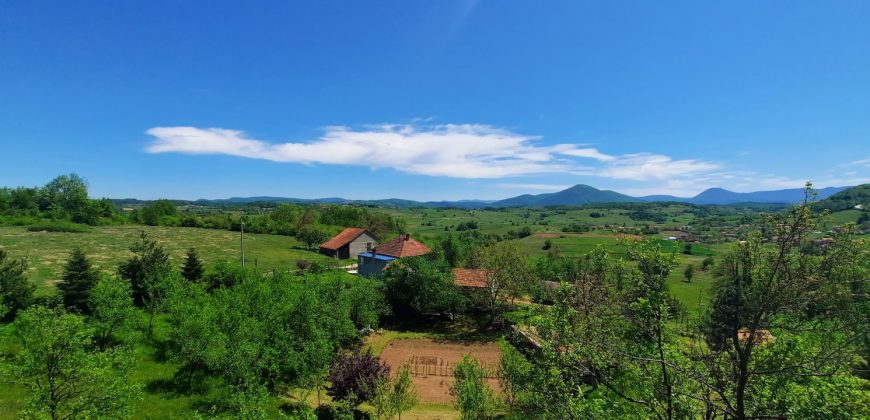 Vikend/kuća 70 m2 i placa 2661 m2 – Kola