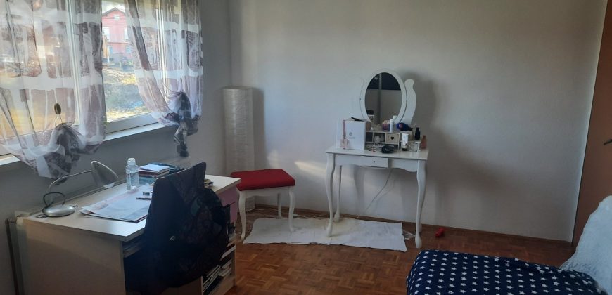 Dve kuće na placu od 582 m2 – Petrićevac