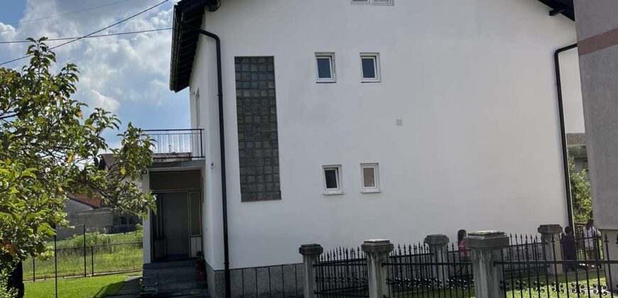 Dve kuće na placu od 582 m2 – Petrićevac