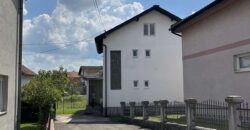 Dve kuće na placu od 582 m2 – Petrićevac