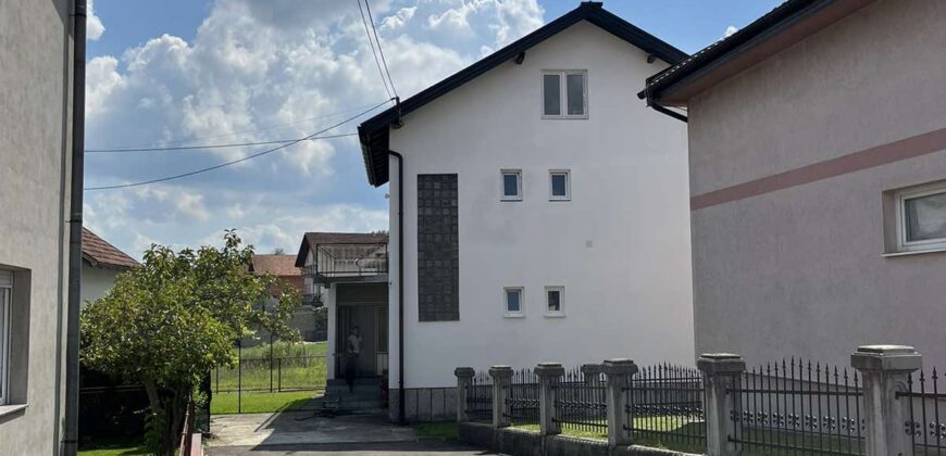 Dve kuće na placu od 582 m2 – Petrićevac