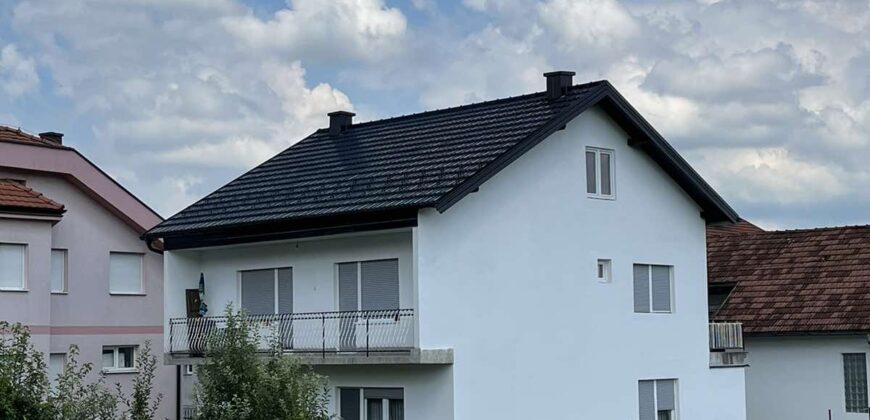 Dve kuće na placu od 582 m2 – Petrićevac