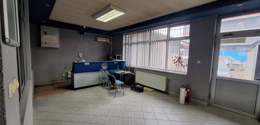 Stambeno poslovni objekat 650 m2 – Trn