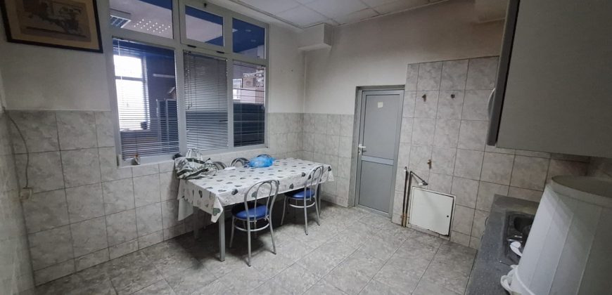 Stambeno poslovni objekat 650 m2 – Trn
