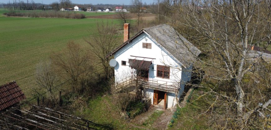 Kuća 90 m2 i zemljišta 9776 m2 – Lilić
