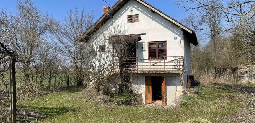 Kuća 90 m2 i zemljišta 9776 m2 – Lilić