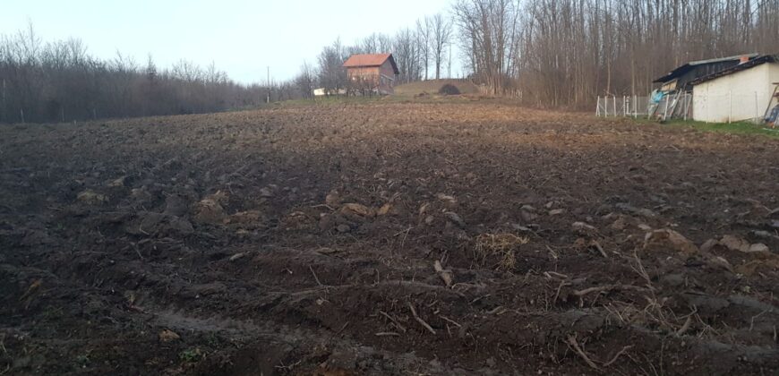 Zemljište 2786 m2 – Prijakovci