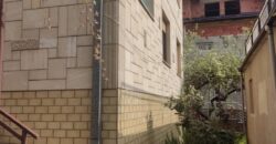 Kuća 400 m2 i placa 332 m2 – naselje Mjesec