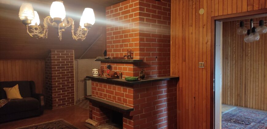 Kuća 400 m2 i placa 332 m2 – naselje Mjesec