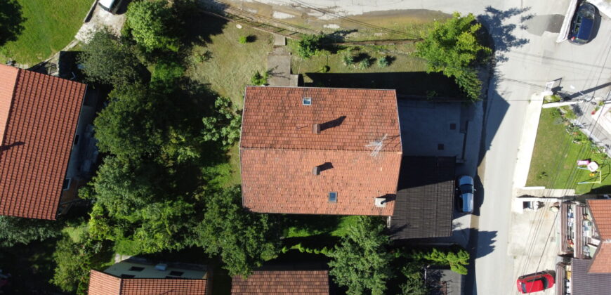 Stambeno poslovni objekat (kuća) 300 m2 – Lauš