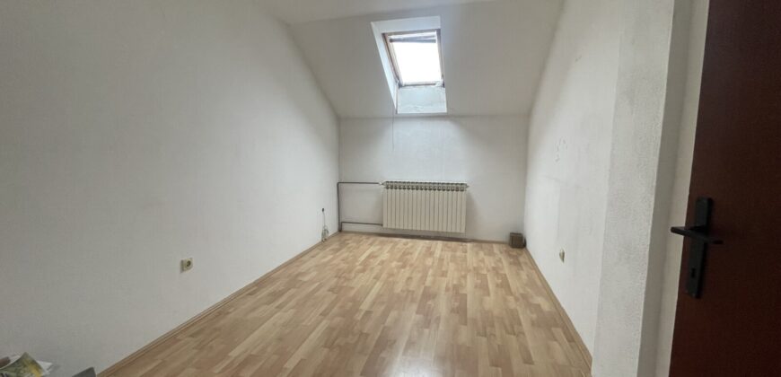 Stambeno poslovni objekat (kuća) 300 m2 – Lauš