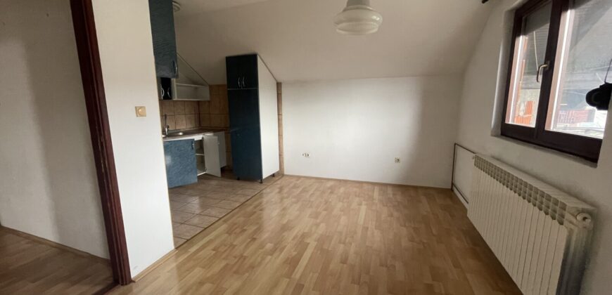 Stambeno poslovni objekat (kuća) 300 m2 – Lauš