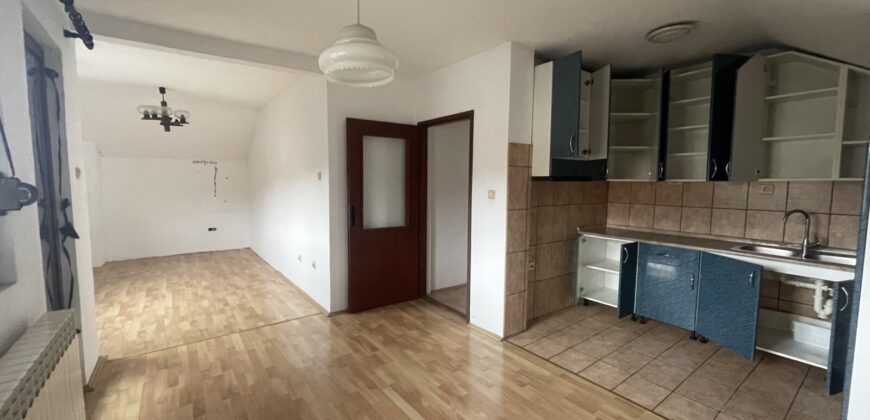 Stambeno poslovni objekat (kuća) 300 m2 – Lauš