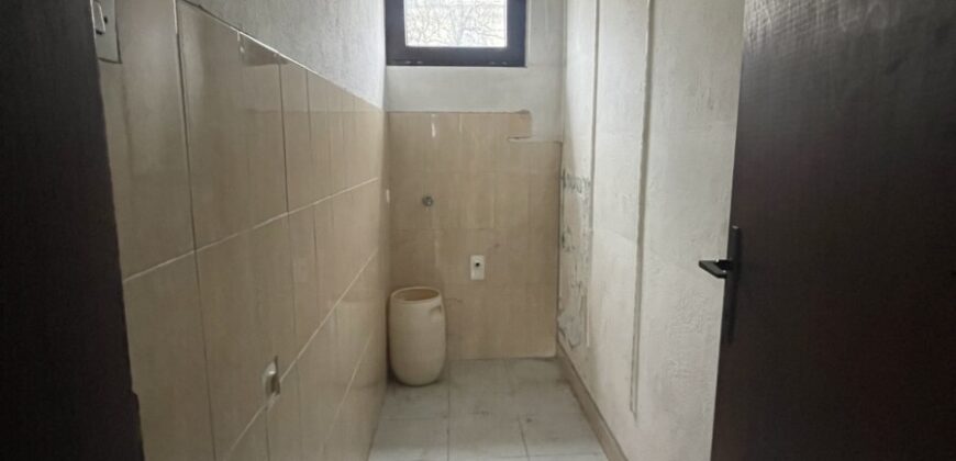 Stambeno poslovni objekat (kuća) 300 m2 – Lauš