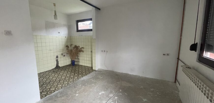 Stambeno poslovni objekat (kuća) 300 m2 – Lauš