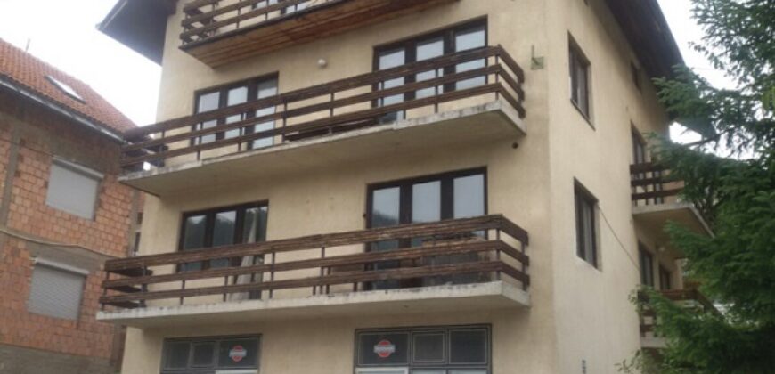 Kuća 550 m2 i plac 308 m2 – Sarajevo