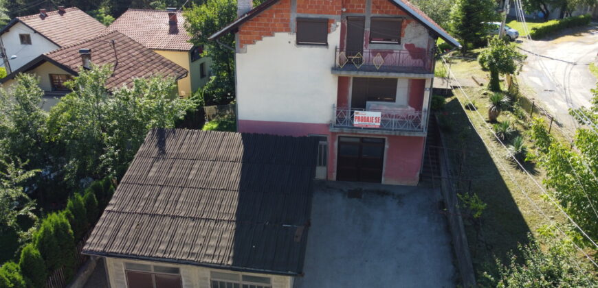 Stambeno poslovni objekat (kuća) 300 m2 – Lauš
