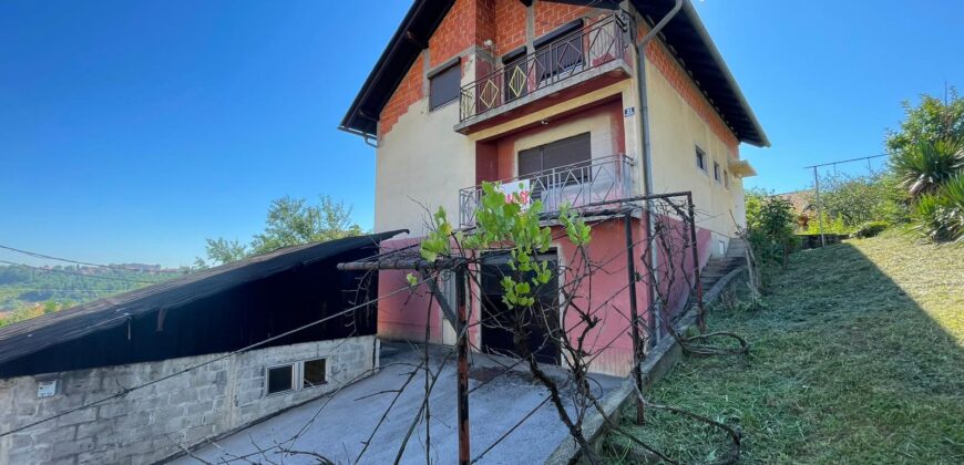Stambeno poslovni objekat (kuća) 300 m2 – Lauš
