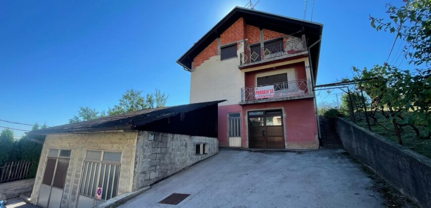 Stambeno poslovni objekat (kuća) 300 m2 – Lauš