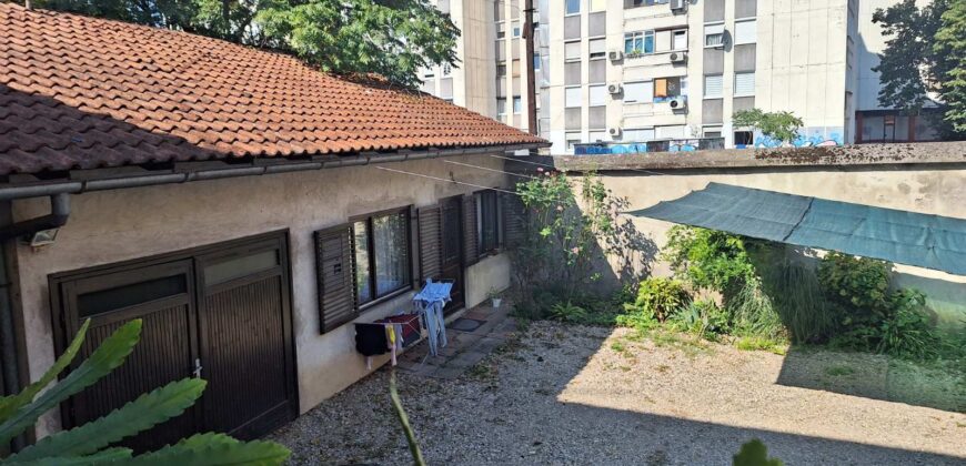 Stambeno/poslovni objekat 320 m2 – Centar