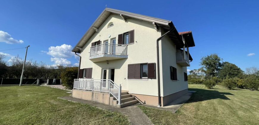 Stambeni objekat 265 m2 i placa 5000 m2 – Šušnjari