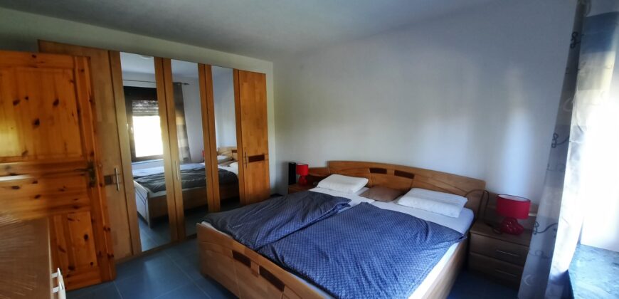 Stambeni objekat (kuća) 300 m2 i placa 1964 m2 – Aleksandrovac