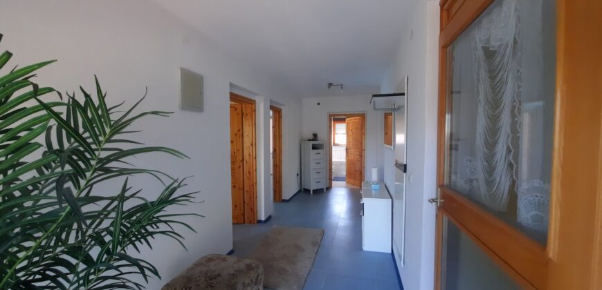 Stambeni objekat (kuća) 300 m2 i placa 1964 m2 – Aleksandrovac