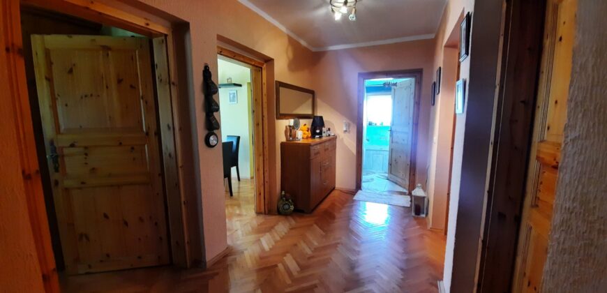 Stambeni objekat (kuća) 300 m2 i placa 1964 m2 – Aleksandrovac
