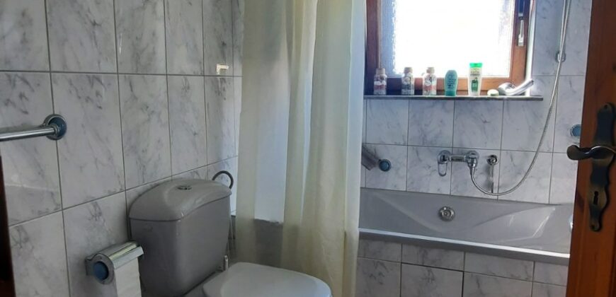 Stambeni objekat (kuća) 300 m2 i placa 1964 m2 – Aleksandrovac