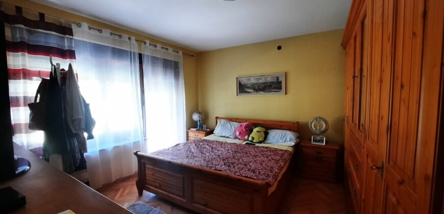 Stambeni objekat (kuća) 300 m2 i placa 1964 m2 – Aleksandrovac
