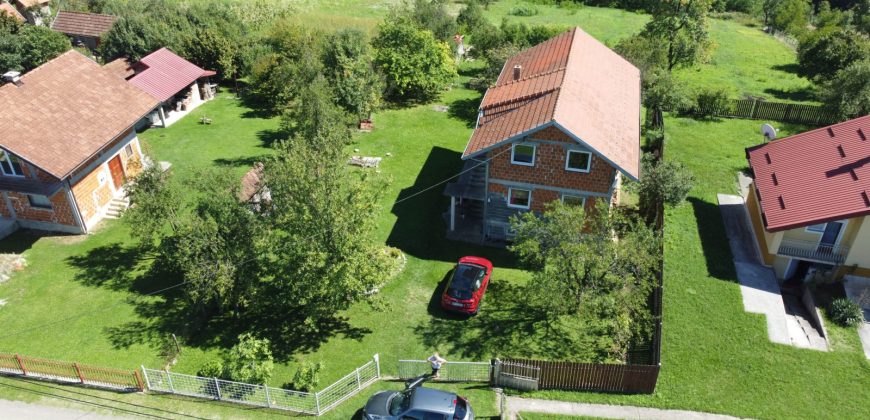 Stambeni objekat (kuća) 300 m2 – Čelinac