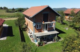 Stambeni objekat (kuća) 300 m2 – Čelinac