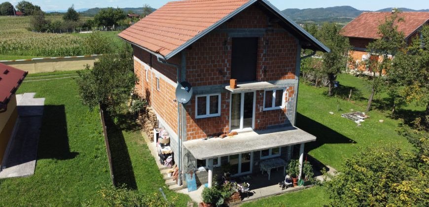 Stambeni objekat (kuća) 300 m2 – Čelinac