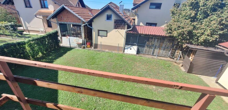 Kuća 120 m2 i placa 350 m2 – Jablan