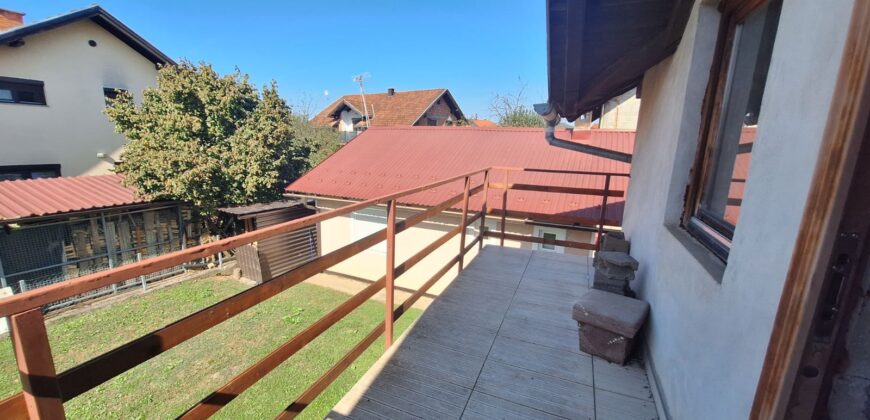 Kuća 120 m2 i placa 350 m2 – Jablan