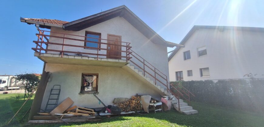Kuća 120 m2 i placa 350 m2 – Jablan