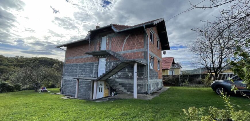 Stambeni objekat (kuća) 300 m2 – Čelinac